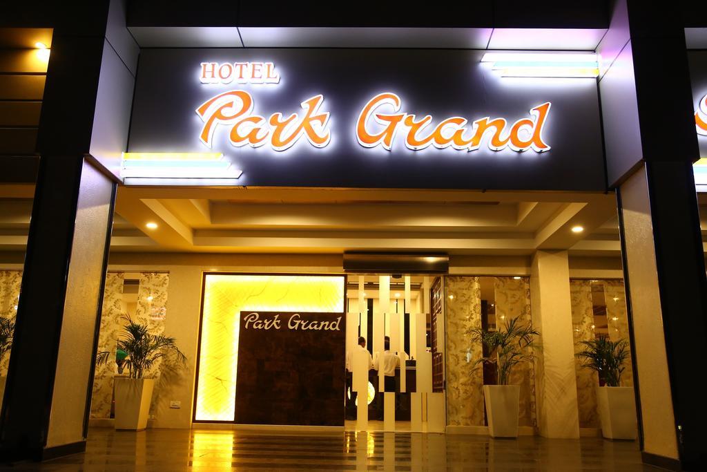 Hotel Park Grand Chandīgarh Exterior foto